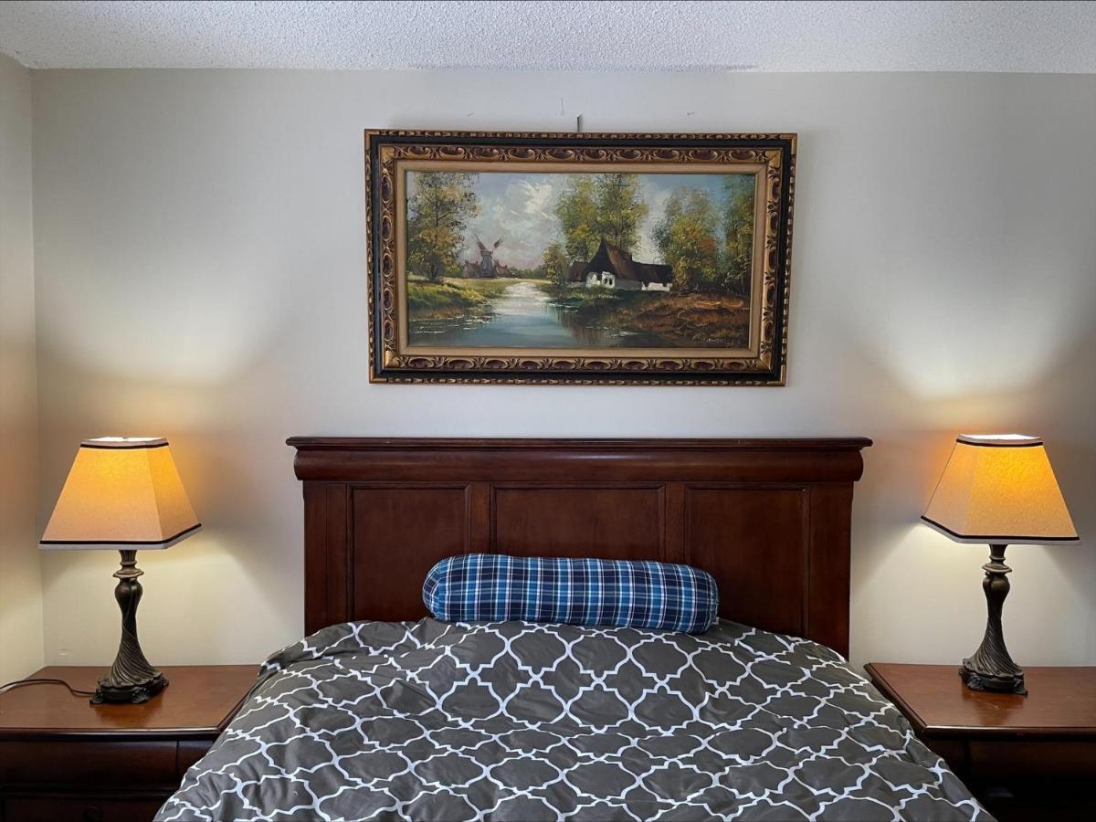 77 Nice And Warm Series Rooms Toronto Exterior photo