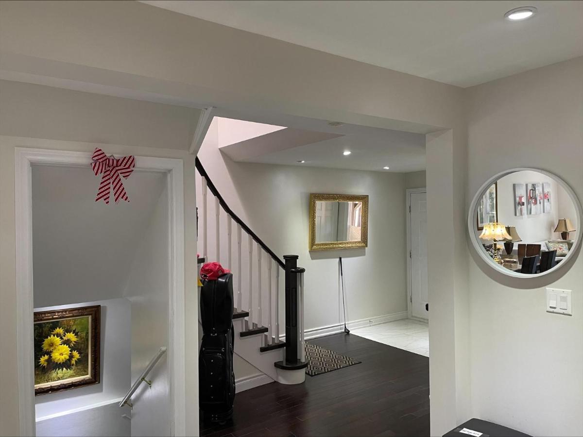 77 Nice And Warm Series Rooms Toronto Exterior photo